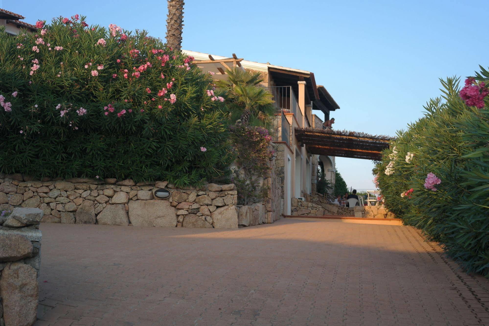 Sardinia Blu Residence Golfo Aranci Exterior foto